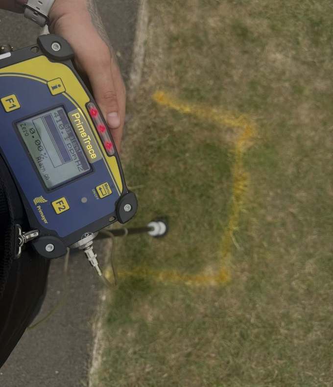 HUBB Group engineer conducting non-destructive leak detection in Belgravia